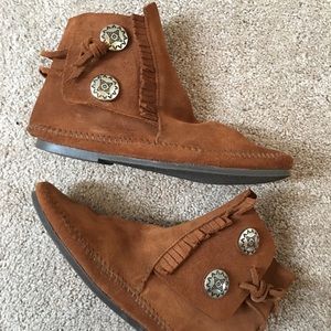 Minnetonka — Moccasin Booties